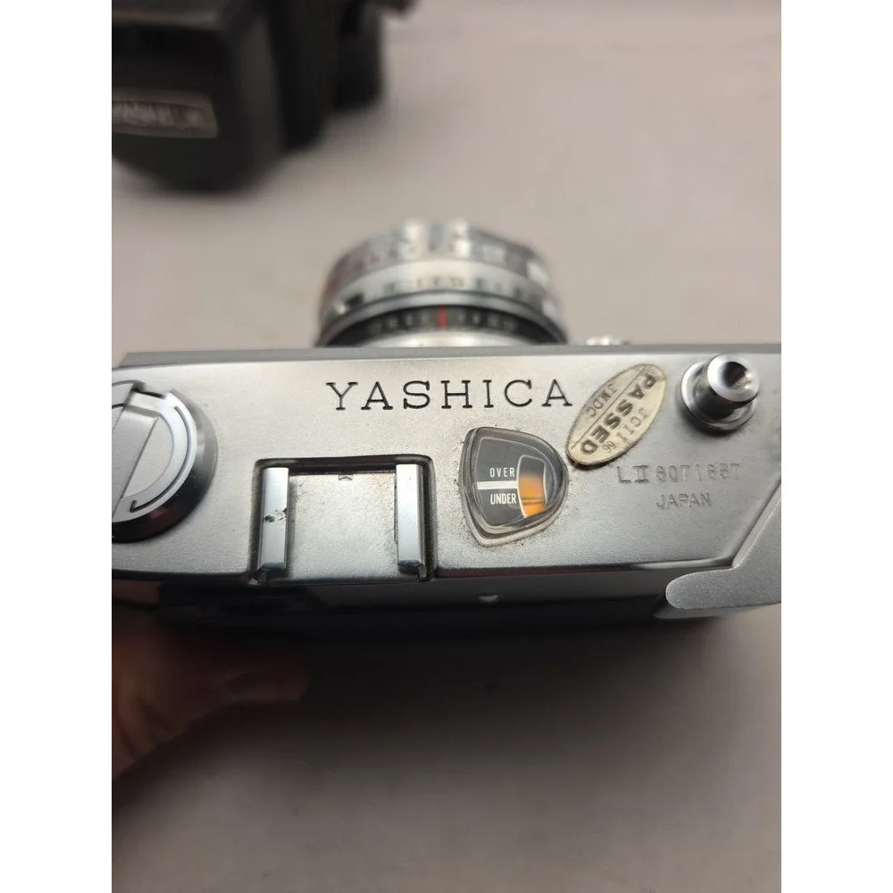 Yashica Lynx-5000 35mm Film Camera 45mm F1.8 & Case Partially Tested See NOTES
